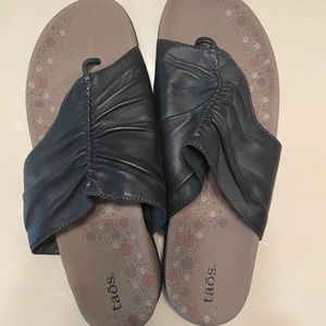 Taos sandals. Size 12. Black.